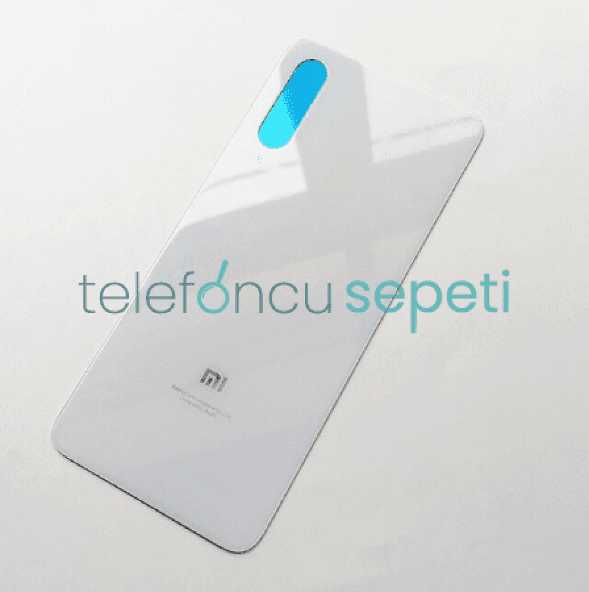 Xiaomi Mi 9se Arka Kapak Beyaz Xiaomi Mi 9se Arka Kapak Beyaz